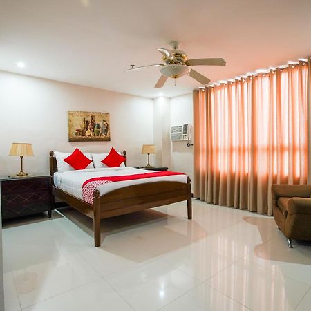 Oyo 236 Hotel Edmundo Pototan Екстер'єр фото