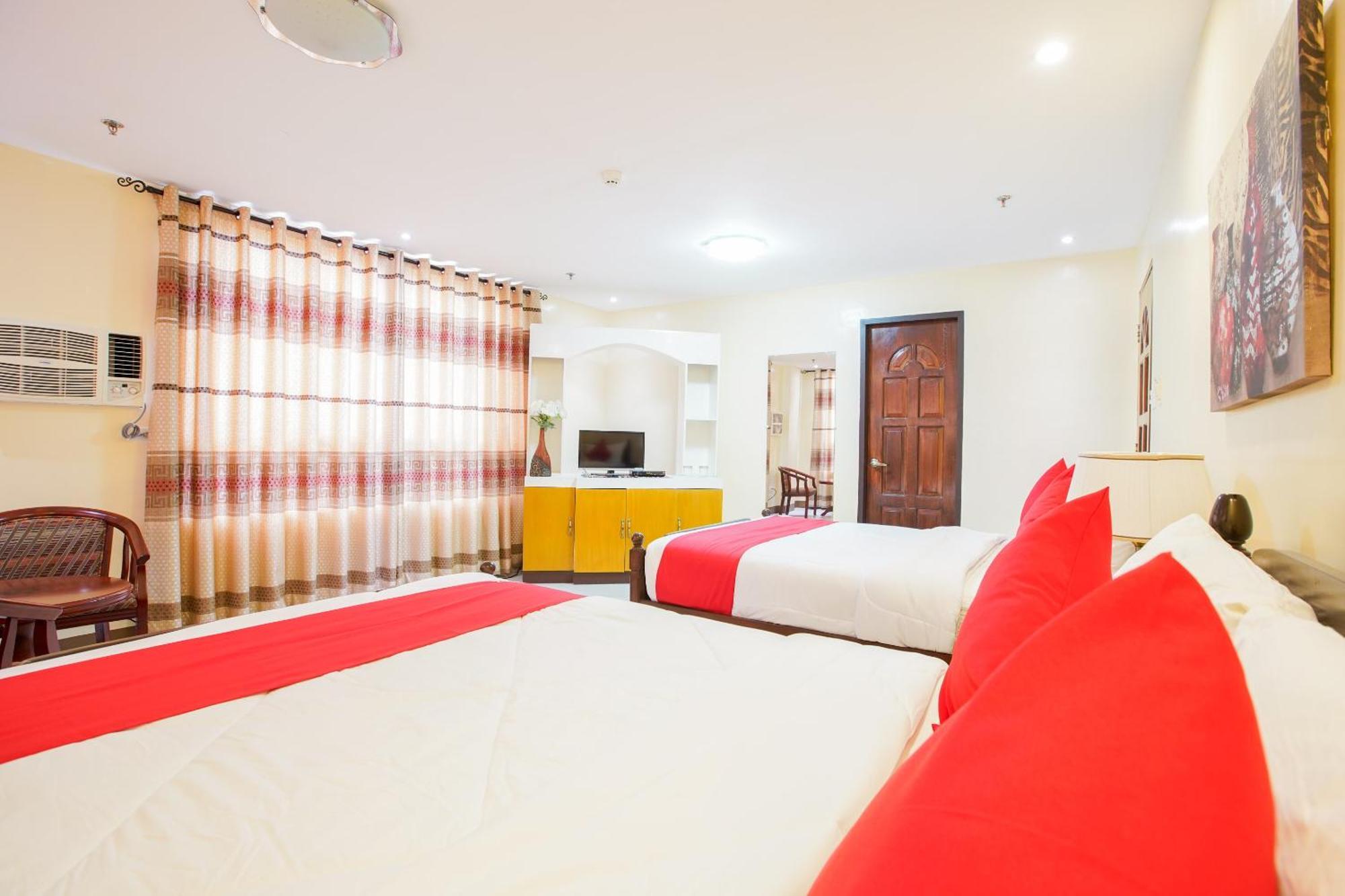 Oyo 236 Hotel Edmundo Pototan Екстер'єр фото