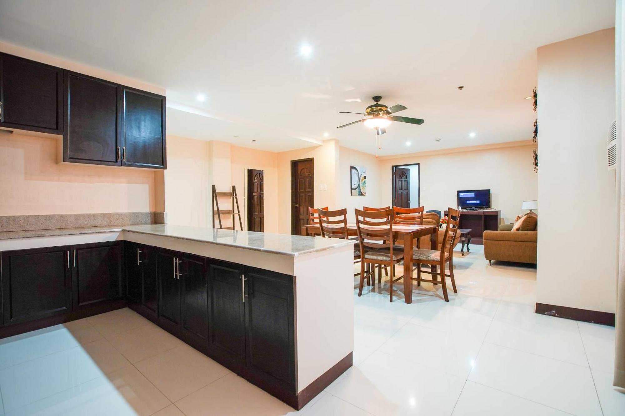 Oyo 236 Hotel Edmundo Pototan Екстер'єр фото