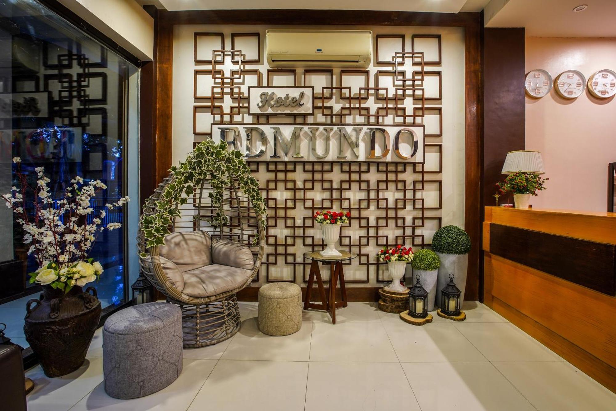 Oyo 236 Hotel Edmundo Pototan Екстер'єр фото