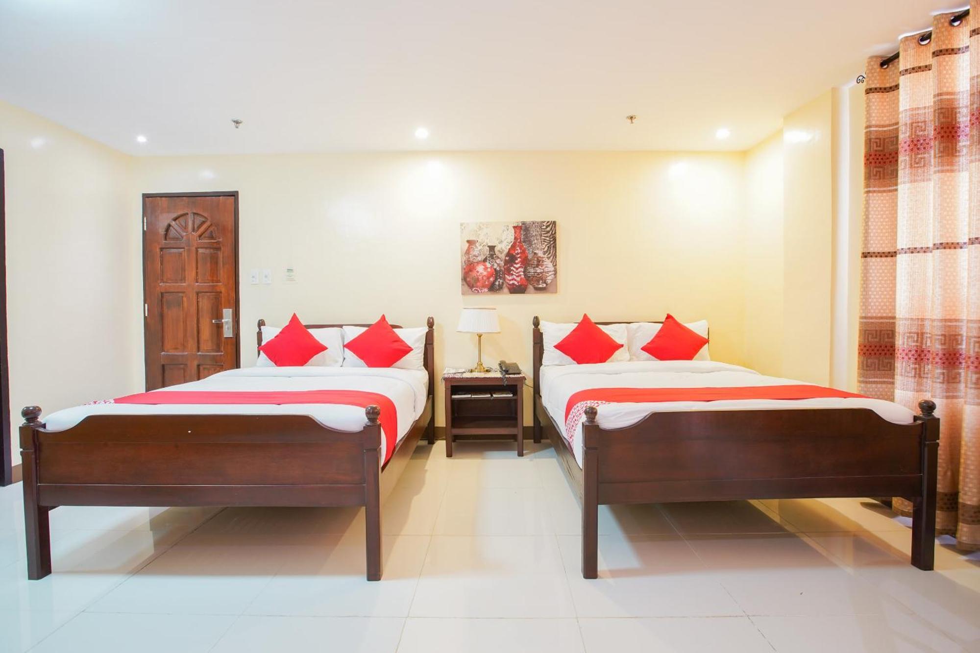 Oyo 236 Hotel Edmundo Pototan Екстер'єр фото