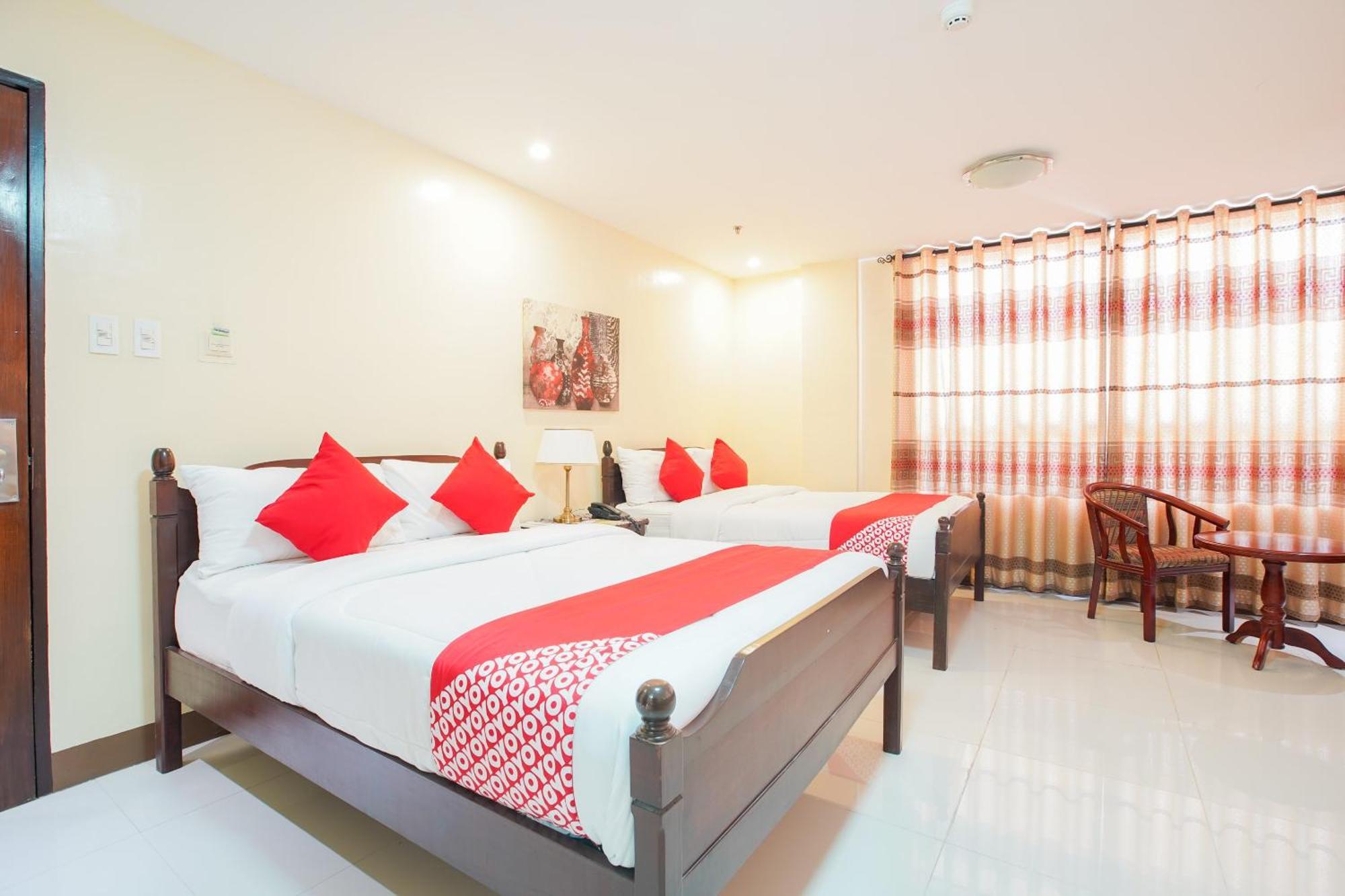 Oyo 236 Hotel Edmundo Pototan Екстер'єр фото