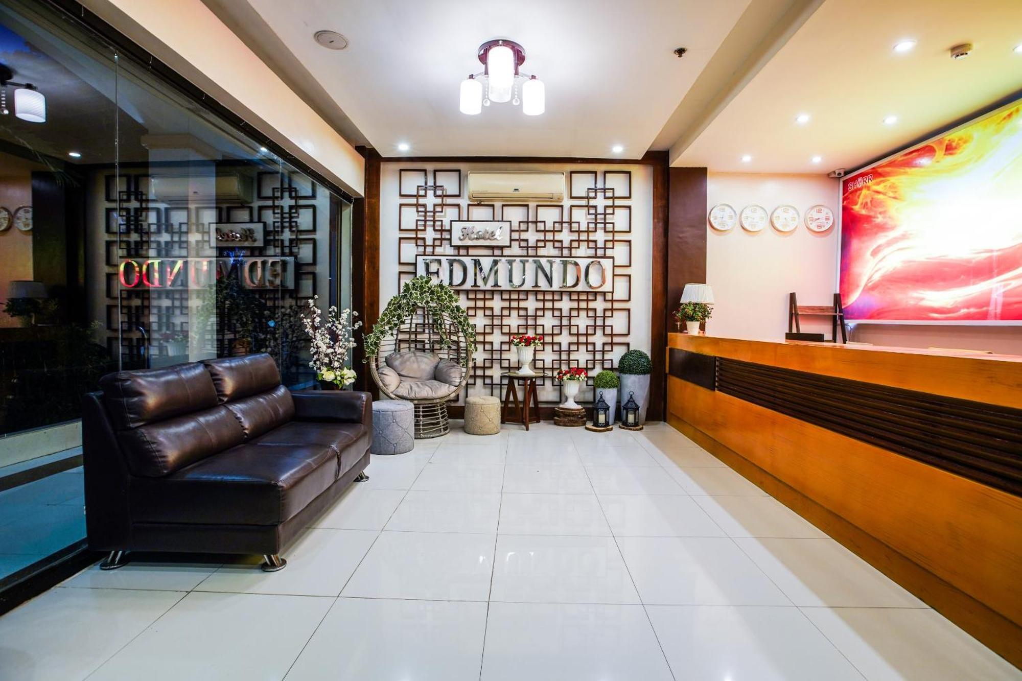 Oyo 236 Hotel Edmundo Pototan Екстер'єр фото